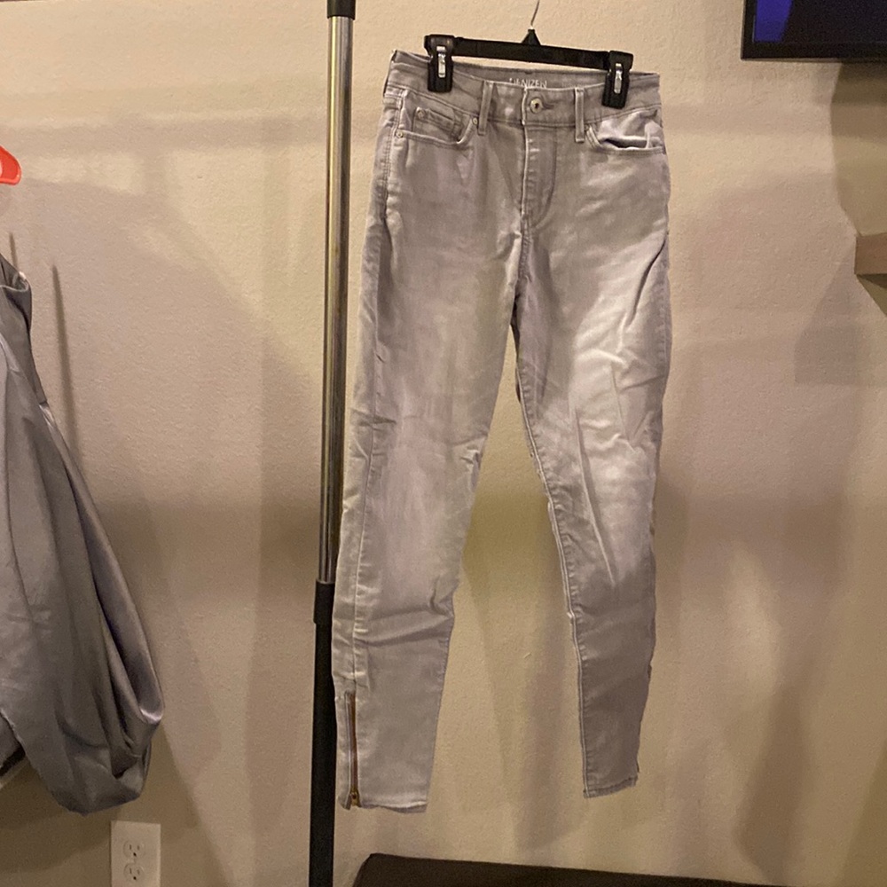 Denizen by Levi’s gray jeans size 2